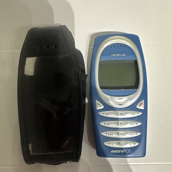 Nokia 2270 Nostalgia Cell Phone - Picture 1 of 3